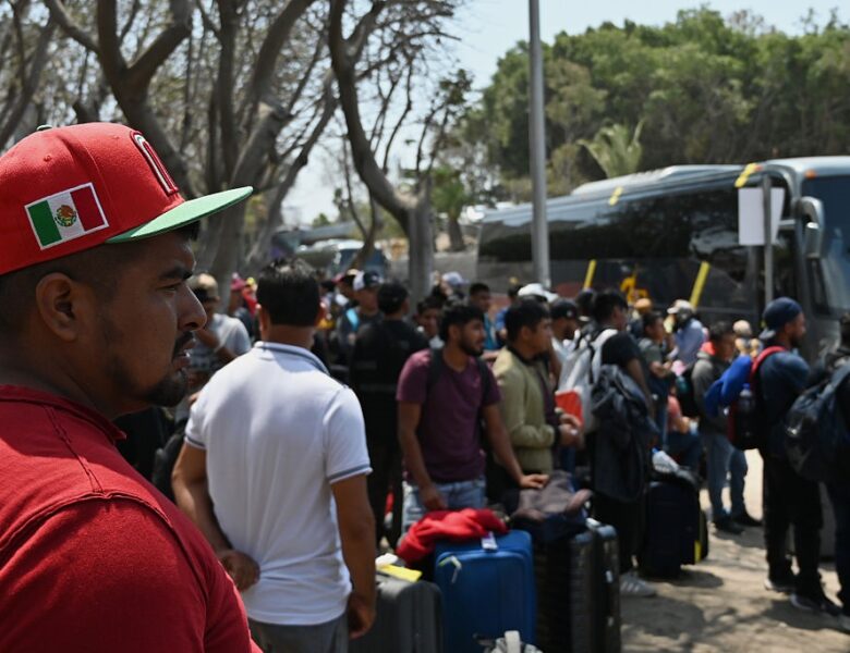 США пропонують нелегалам по 3000 доларів за “самодепортацію”