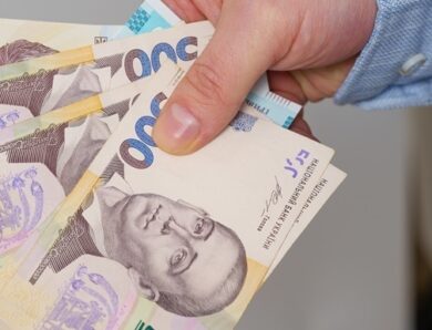 Стало відомо, скільки українці задонатили на “банки” та фонди