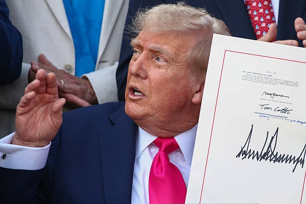 Трамп підписав оборонний бюджет з $800 млн Україні