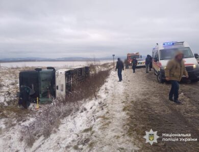 У ДТП потрапив рейсовий автобус на Прикарпатті