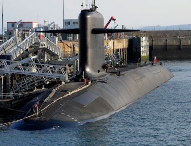 У Франції відкрили вогонь по дронах над базою атомних субмарин – ЗМІ