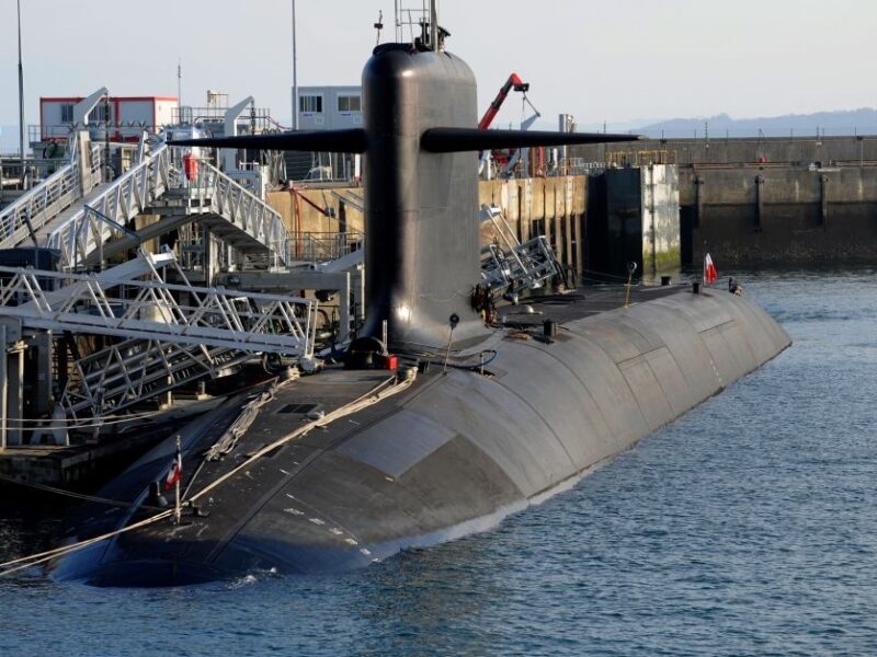 У Франції відкрили вогонь по дронах над базою атомних субмарин – ЗМІ