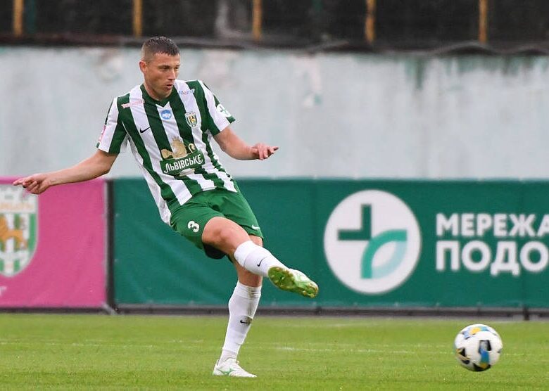 У Карпат вибув захисник, проте воротар уже відновився і готовий грати