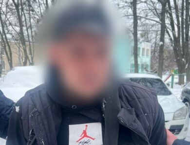 У Харкові затримали чоловіка, що стріляв у військового ТЦК