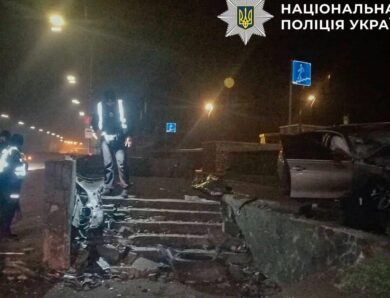 У Києві 18-річний водій загинув, влетівши у підземний перехід