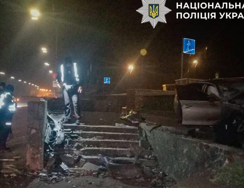У Києві 18-річний водій загинув, влетівши у підземний перехід