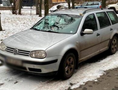 У Києві водій їздив із муляжем міни на даху авто