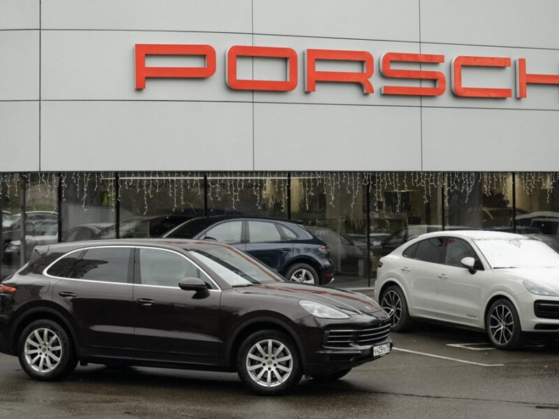 У Росії перестали працювати автомобілі Porsche