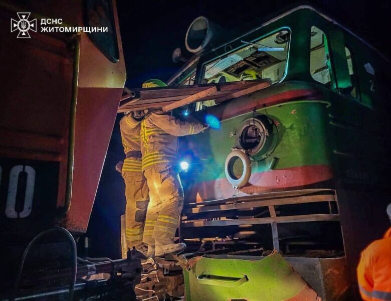 Удар по поїзду під Коростенем: БпЛА перешкоджають відновленню
