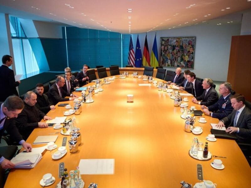 Україна і США відновили переговори в Берліні – ЗМІ