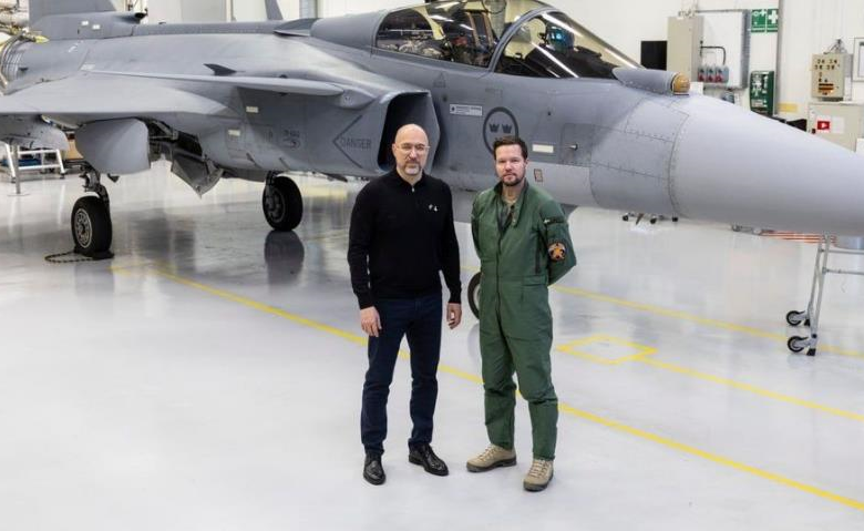 Україна та Швеція обговорили постачання Gripen