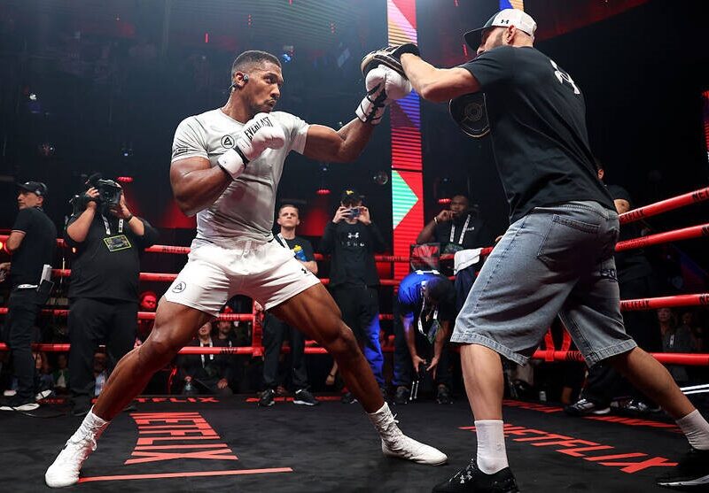 Українець, що тренував Джошуа до бою з Полом, говорить за бокс як за вагоме