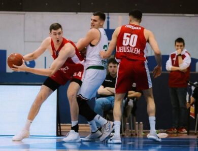 Український центровий відзначився у переможному матчі Хапоеля