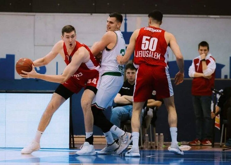 Український центровий відзначився у переможному матчі Хапоеля