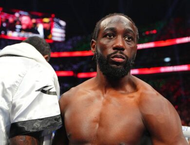 Усик висловився про поєдинок Кроуфорд – Канело