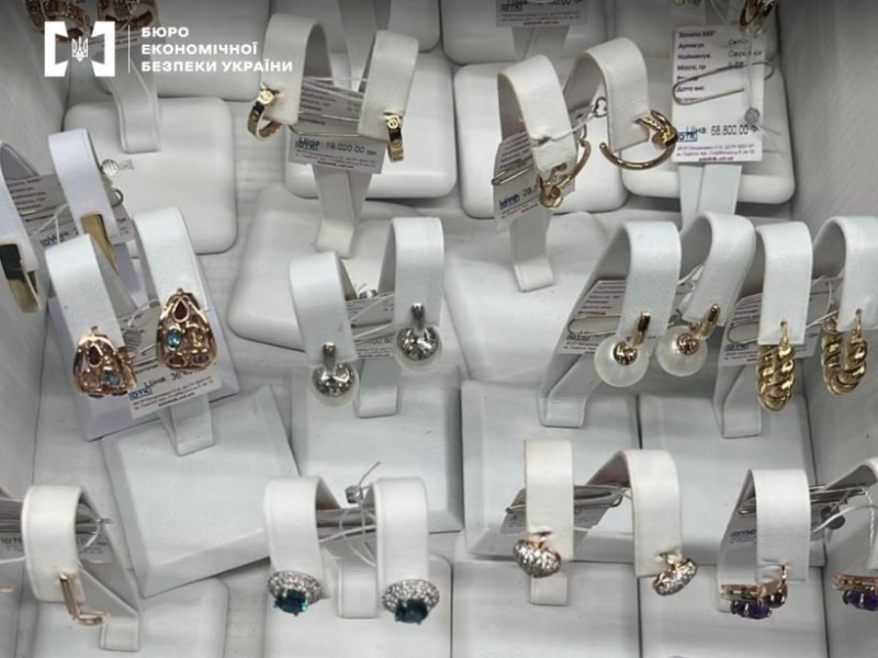 В Одесі виготовляли “ювелірку” під виглядом світових брендів