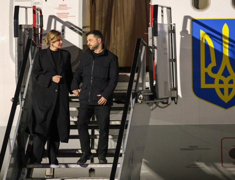 В ОП прокоментували переслідування дронами літака Зеленського