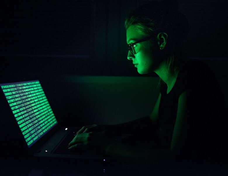 В США звинуватили українку в кібератаках на замовлення РФ