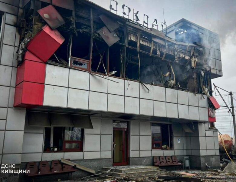 Відновлено рух поїздів через станцію Фастів