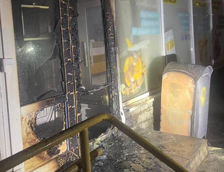 “Вважав, що допоміг СБУ”: в Києві молодик підпалив відділення Укрпошти