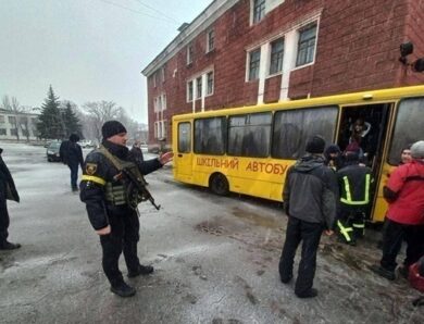 З 19 населених пунктів Донеччини примусово евакуюють родини з дітьми