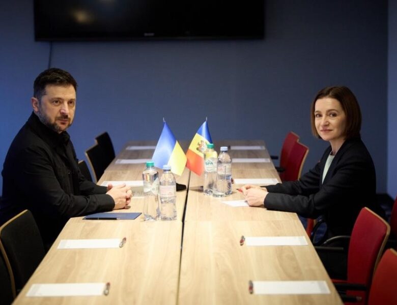 Зеленський і Санду провели переговори у Гаазі