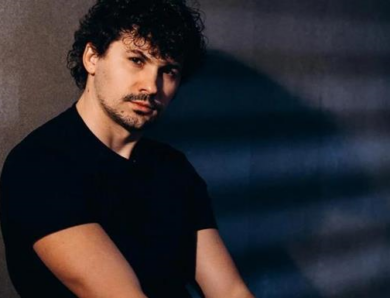 Женя Кот замислився над усиновленням