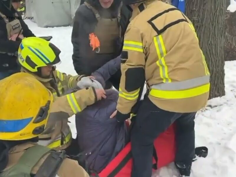 Удар по багатоповерхівці у Дніпрі: рятувальна операція та наслідки атаки БПЛА