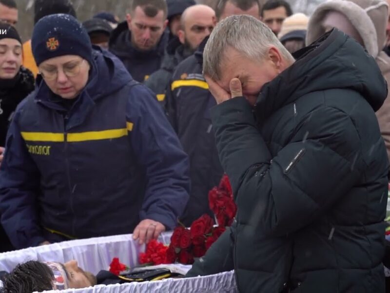 На Київщині попрощалися з рятувальником-верхолазом Олександром Питайчуком