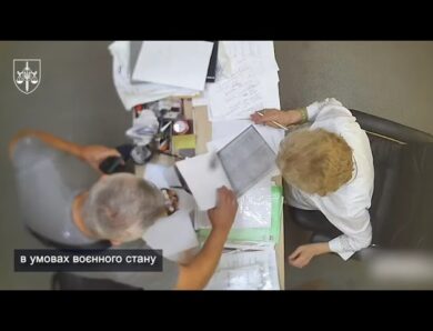 Голову ВЛК викрито на масовому продажі «непридатності» до служби. Вилучено понад 300 тис доларів США