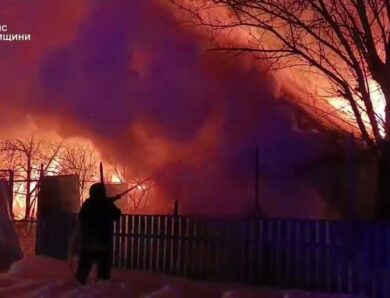 Сумщина: рятувальники  ліквідували пожежі, спричинені російськими ударами