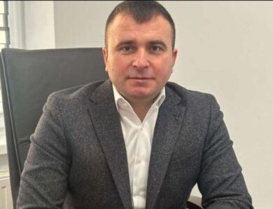 Бідний чиновник, багата дружина як заступник голови сервісного центру МВС Роман Ісак приховав мільйонні активи