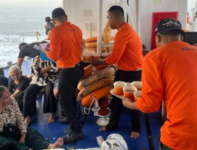 Біля Філіппін затонув пором, на борту якого були сотні людей