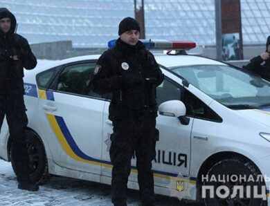 Біля метро у Києві помер чоловік: у поліції зробили заяву