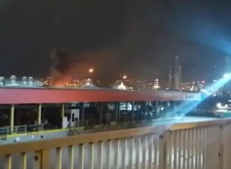 Біля Стамбула стався вибух на НПЗ