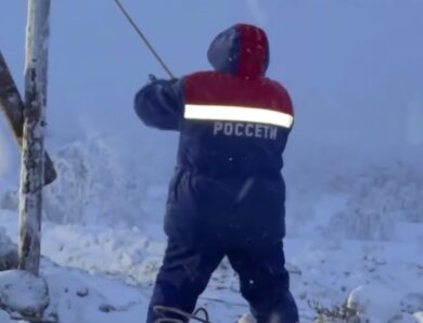 Блекаут в РФ: у Мурманську поставили дерев’яні ЛЕП