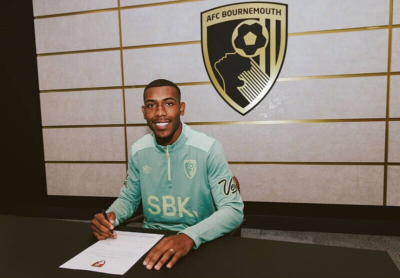 Борнмут оголосив про заміну Семеньо