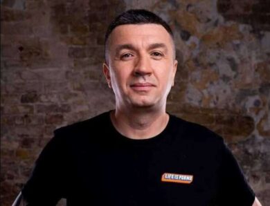 Бронь від Енергоатома та два люксові авто за рік як живе пропагандист Сергій Іванов під час війни