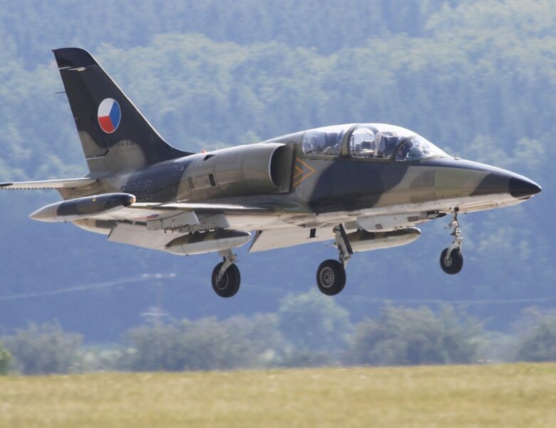 Чехія готова дати Україні літаки, щоб збивати БПЛА