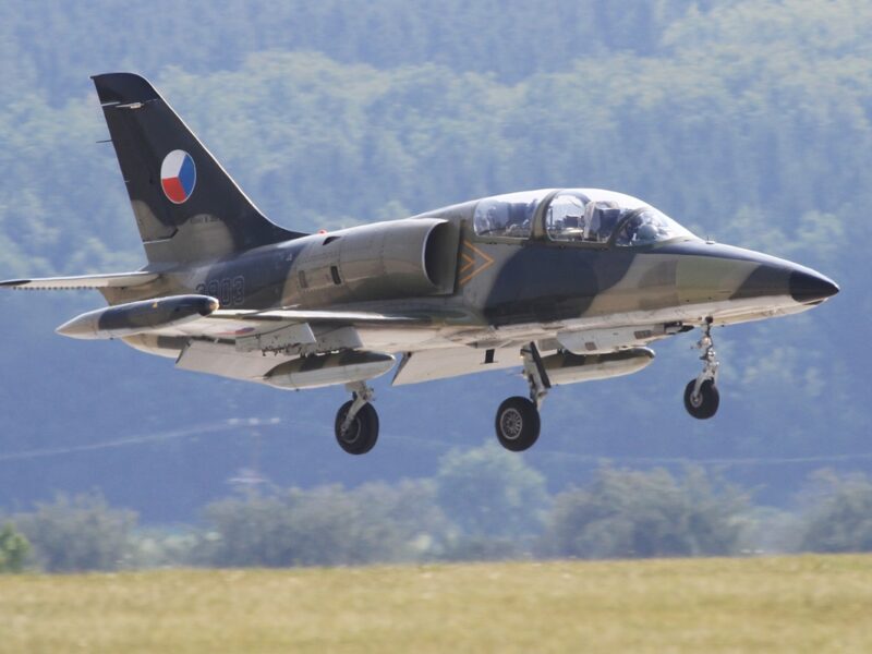 Чехія готова дати Україні літаки, щоб збивати БПЛА