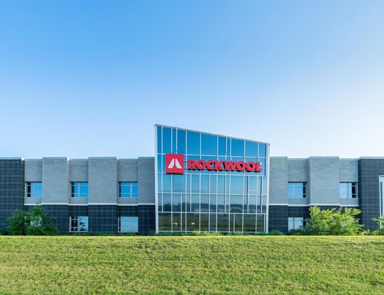 Данська компанія Rockwool заявила, що РФ захопила чотири її заводи