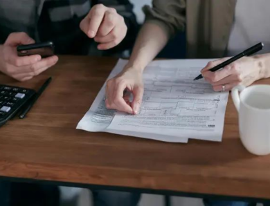 Допомога на оплату комуналки: кому дають пільги, а кому – субсидії