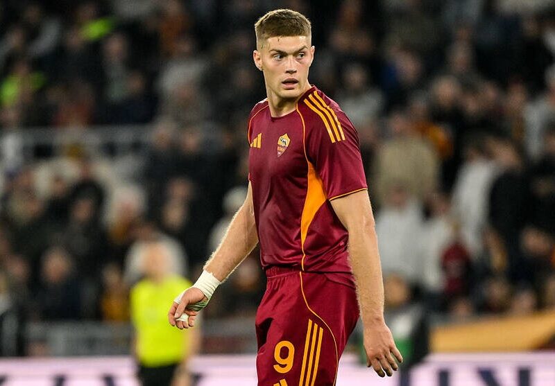 Довбик і Ноттінгем Форест вирішують питання про перехід гравця в Англію