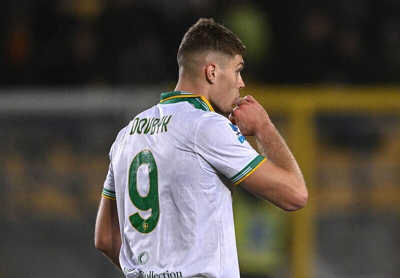 Довбик виклався на повну в матчі з Лечче і знову травмований