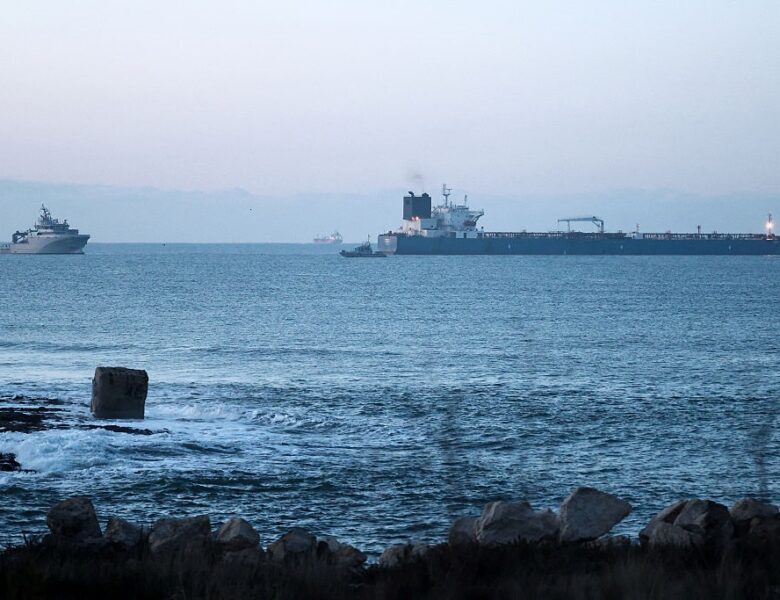 Другий тіньовий танкер РФ втратив керування у Середземному морі