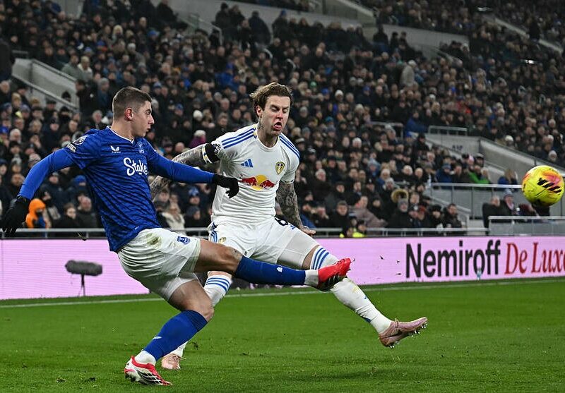 Евертон Миколенка не скористався шансом у матчі з Лідсом