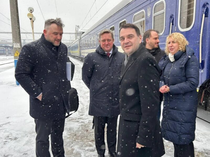 Глава МЗС Чехії прибув з візитом в Україну