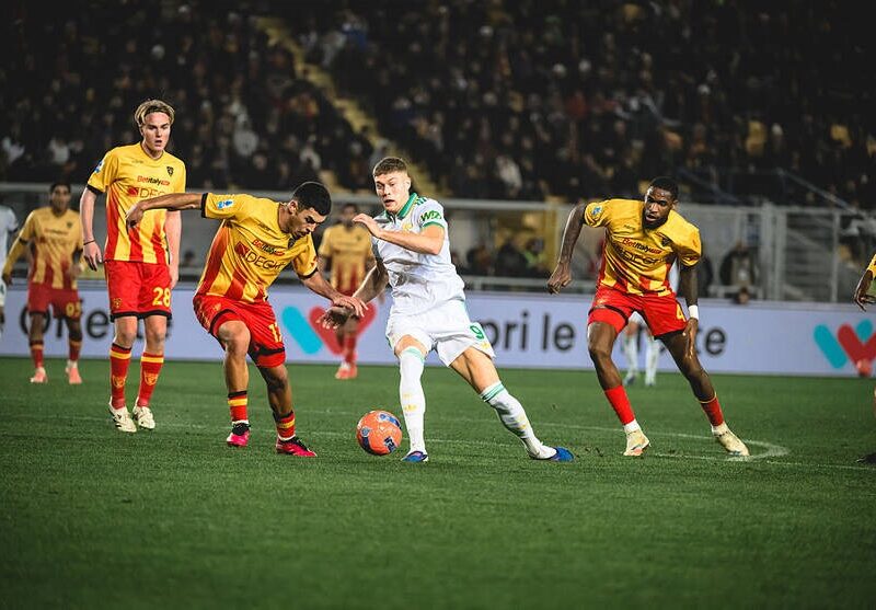 Гол і травма: Довбик отримав оцінки за матч проти Лечче