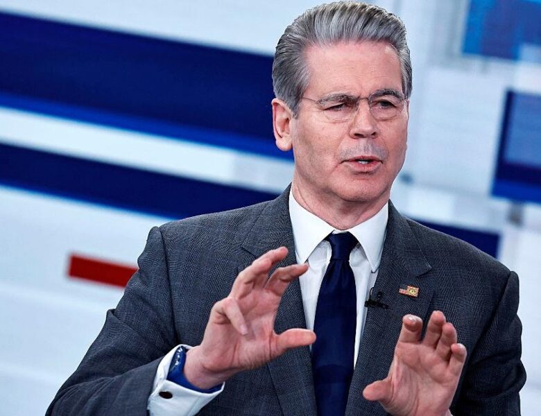 Голова Мінфіну США пояснив бажання Трампа здобути Гренландію