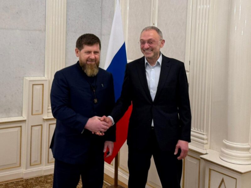 Кадиров назвав “братом” Керімова, якому оголосив кровну помсту